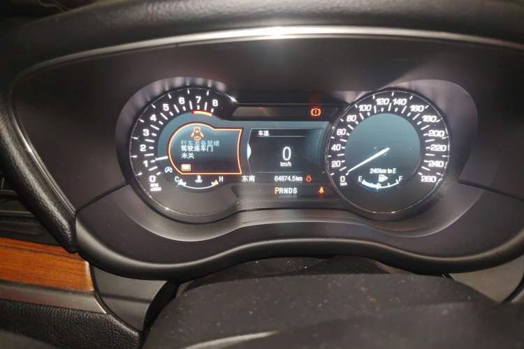 Used Lincoln MKC 2018 2.0T Four-Wheel Drive Zunya Edition Odometer Close Up