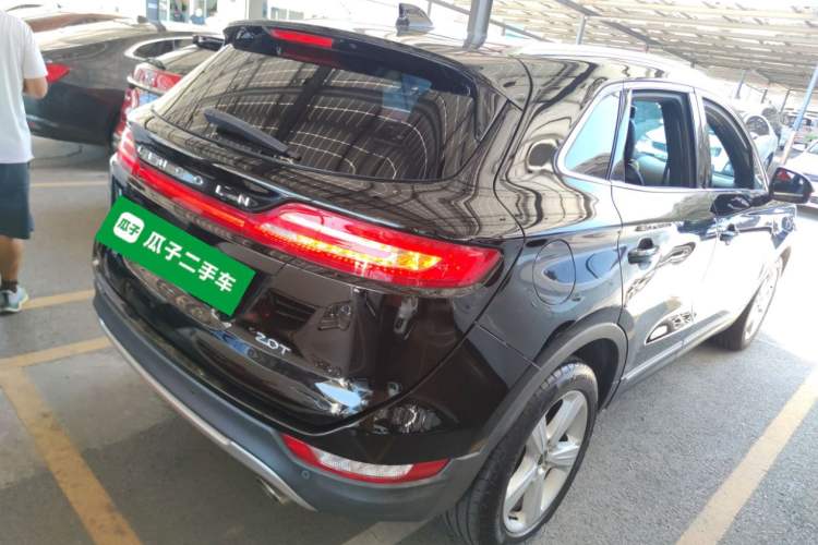 Used Lincoln MKC 2018 2.0T Two-Wheel Drive Deluxe Edition Rear Right 45 Deg