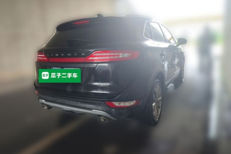 Used Lincoln MKC 2018 2.0T Two-Wheel Drive Luxury Edition Rear Right 45 Deg