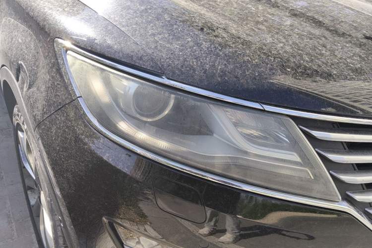 Used Lincoln MKC 2018 2.0T Two-Wheel Drive Luxury Edition Right Front Headlight