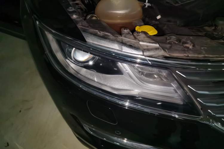 Used Lincoln MKC 2018 2.0T Four-Wheel Drive Zunya Edition Right Front Headlight