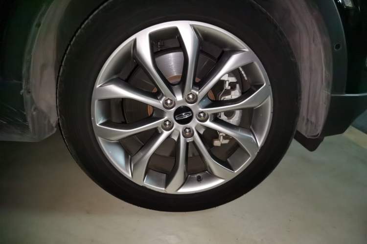 Used Lincoln MKC 2018 2.0T Four-Wheel Drive Zunya Edition Right Front Wheel Hub