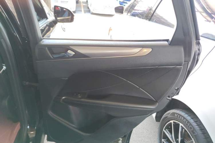 Used Lincoln MKC 2018 2.0T Two-Wheel Drive Deluxe Edition Right Rear Door Interior