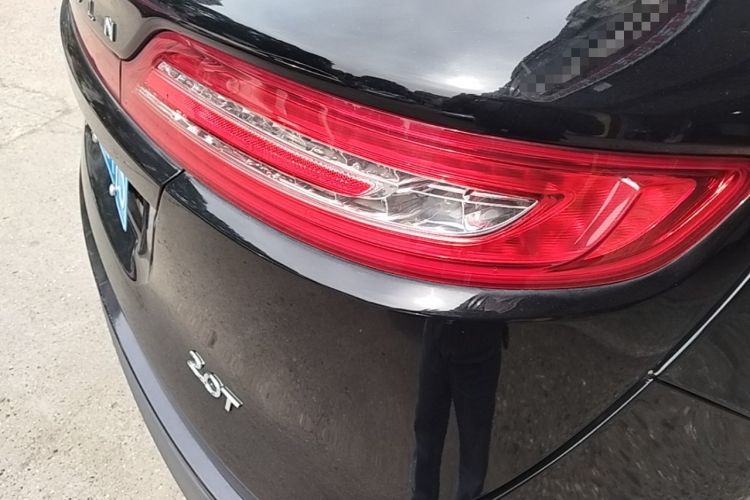 Used Lincoln MKC 2018 2.0T Two-Wheel Drive Deluxe Edition Right Rear Taillight
