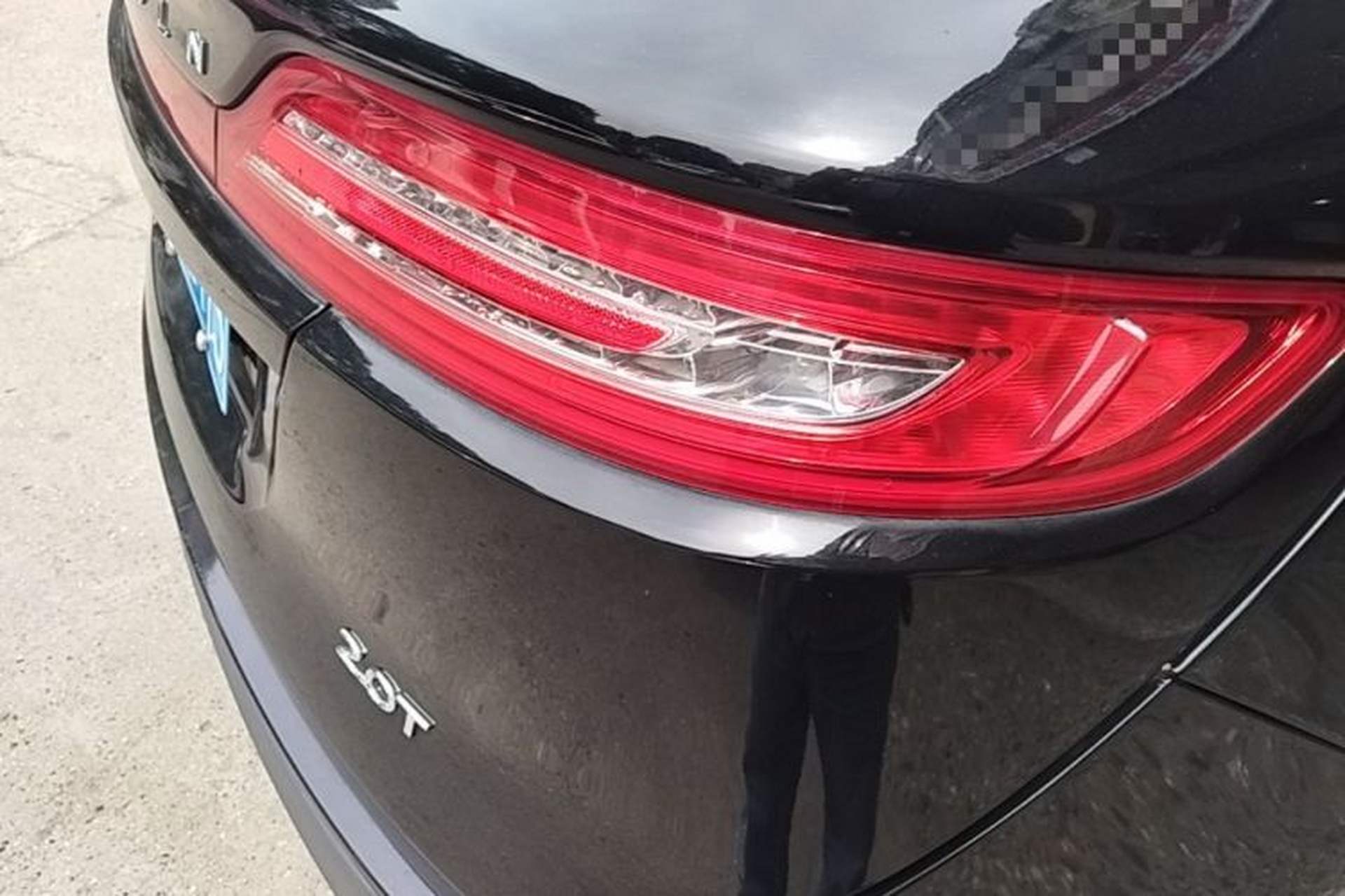 Used Lincoln MKC 2018 2.0T Two-Wheel Drive Deluxe Edition Right Rear Taillight