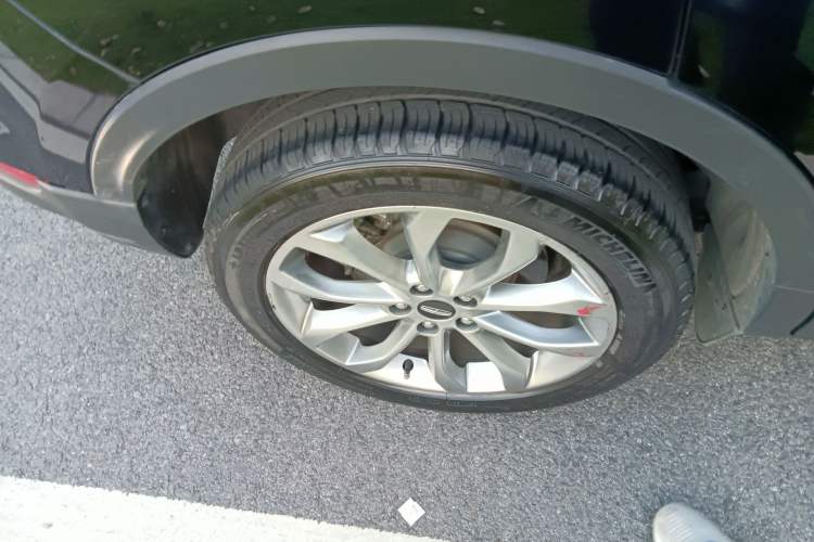 Used Lincoln MKC 2018 2.0T Two-Wheel Drive Luxury Edition Right Rear Wheel Hub