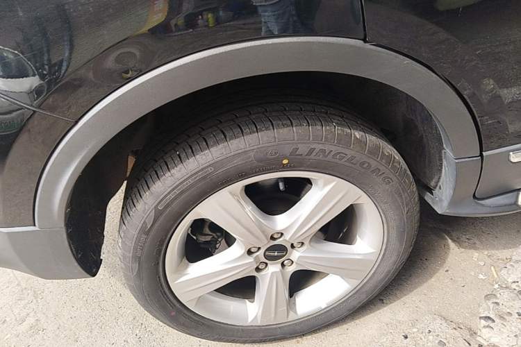 Used Lincoln MKC 2018 2.0T Two-Wheel Drive Deluxe Edition Right Rear Wheel Hub