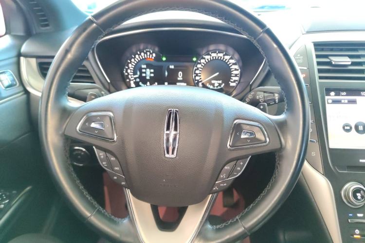 Used Lincoln MKC 2018 2.0T Two-Wheel Drive Deluxe Edition Steering Wheel