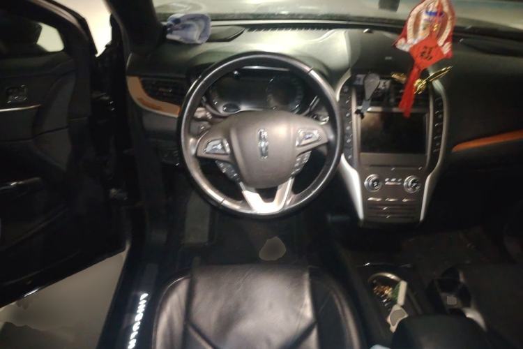 Used Lincoln MKC 2018 2.0T Four-Wheel Drive Zunya Edition Steering Wheel