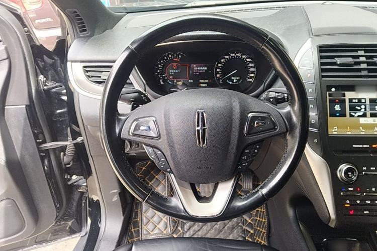 Used Lincoln MKC 2018 2.0T Two-Wheel Drive Deluxe Edition Steering Wheel
