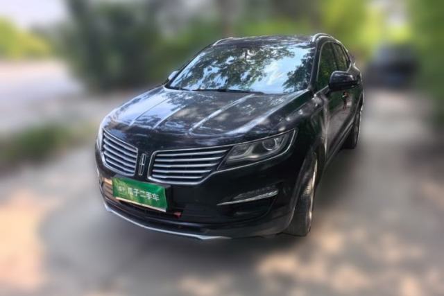 Ojetý Lincoln MKC 2018 2.0T Two-Wheel Drive Deluxe Edition