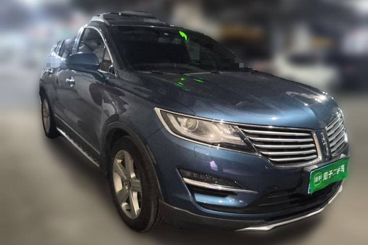 Used Lincoln MKC 2018 2.0T Two-Wheel Drive Deluxe Edition Front Right 45 Deg