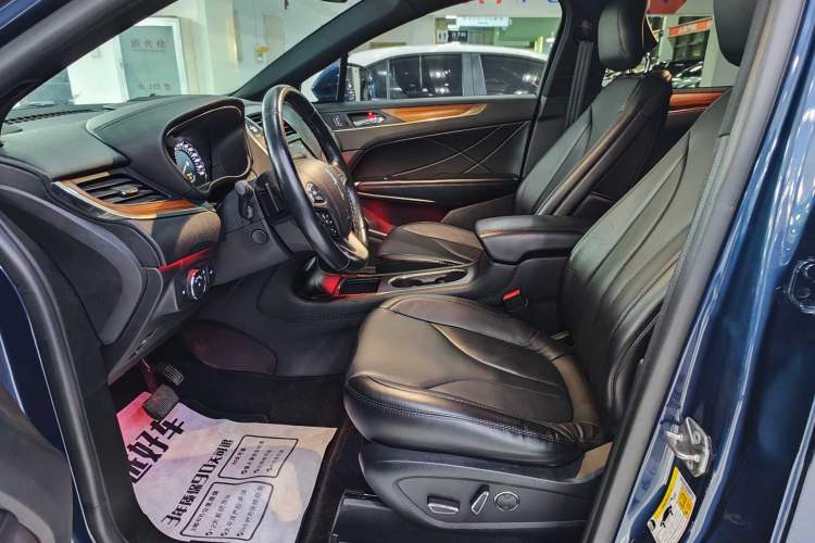Used Lincoln MKC 2018 2.0T Four-Wheel Drive Zunya Edition Interior 4