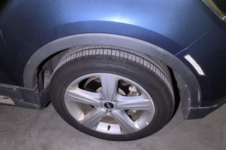 Used Lincoln MKC 2018 2.0T Two-Wheel Drive Deluxe Edition Right Front Wheel Hub