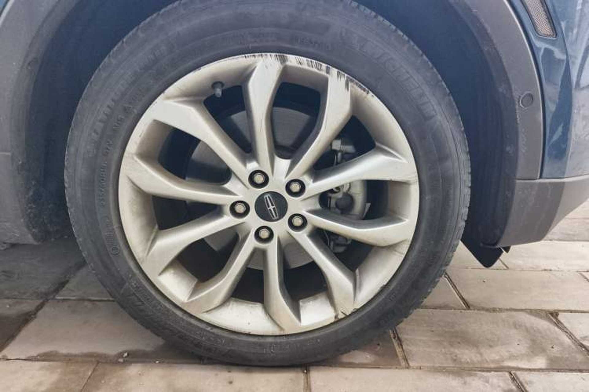 Used Lincoln MKC 2018 2.0T Two-Wheel Drive Luxury Edition Right Front Wheel Hub