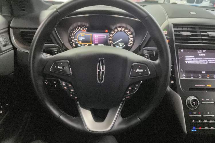 Used Lincoln MKC 2018 2.0T Four-Wheel Drive Zunya Edition Steering Wheel