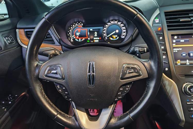 Used Lincoln MKC 2018 2.0T Four-Wheel Drive Zunya Edition Steering Wheel