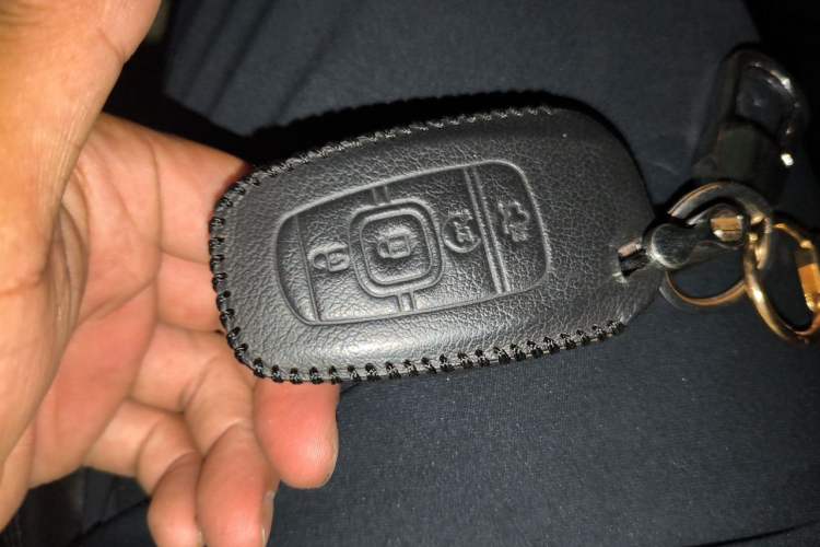 Used Lincoln MKC 2018 2.0T Two-Wheel Drive Deluxe Edition Vehicle Key