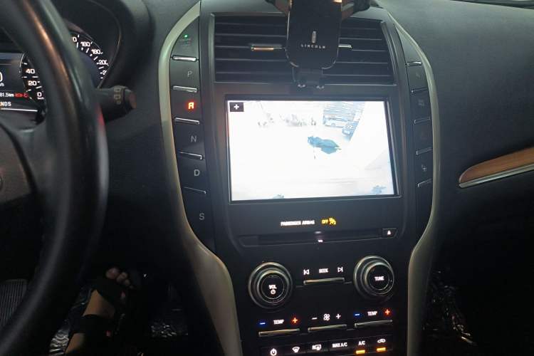 Used Lincoln MKC 2018 2.0T Four-Wheel Drive Zunya Edition Audio And AC Panel