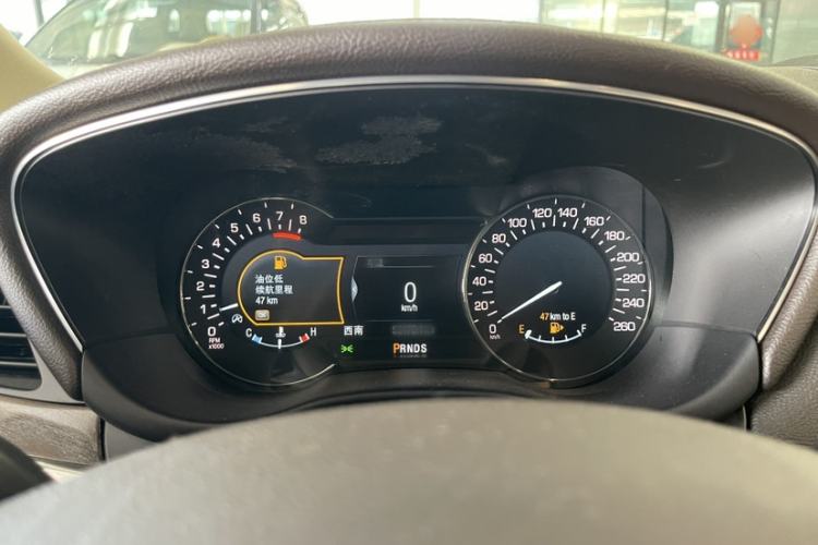 Used Lincoln MKC 2018 2.0T Two-Wheel Drive Luxury Edition Interior 9
