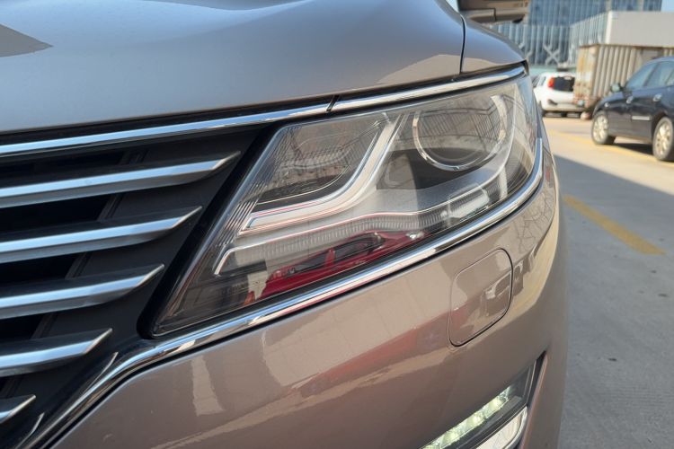 Used Lincoln MKC 2018 2.0T Two-Wheel Drive Deluxe Edition Left Front Headlight