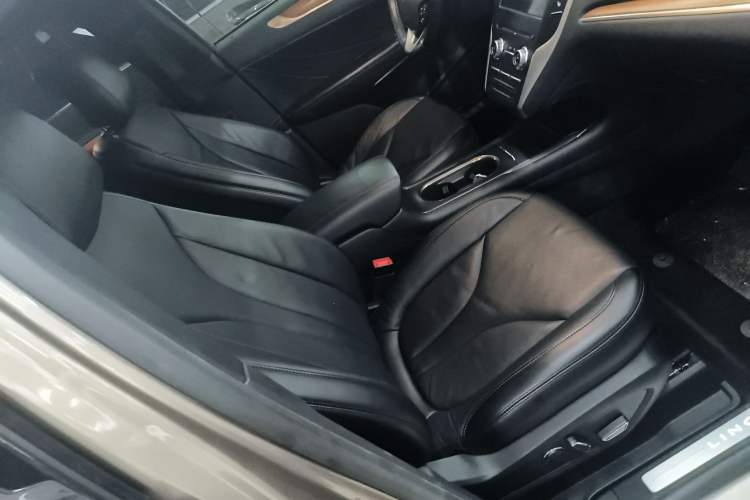 Used Lincoln MKC 2018 2.0T Four-Wheel Drive Zunya Edition Right Front Seat