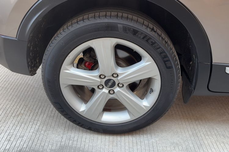 Used Lincoln MKC 2018 2.0T Two-Wheel Drive Deluxe Edition Right Rear Wheel Hub