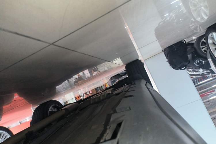 Used Lincoln MKC 2018 2.0T Four-Wheel Drive Zunya Edition Right Side Sill