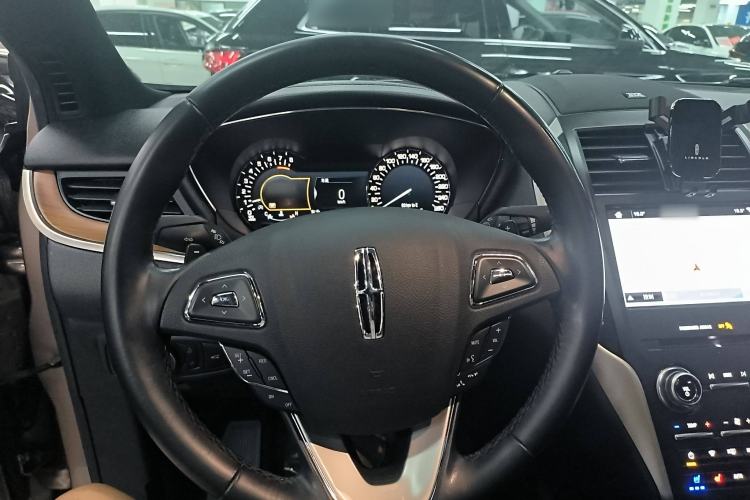 Used Lincoln MKC 2018 2.0T Four-Wheel Drive Zunya Edition Steering Wheel