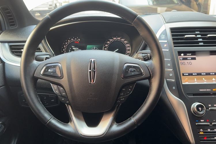 Used Lincoln MKC 2018 2.0T Two-Wheel Drive Deluxe Edition Steering Wheel