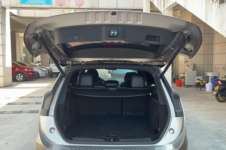 Used Lincoln MKC 2018 2.0T Two-Wheel Drive Deluxe Edition Trunk