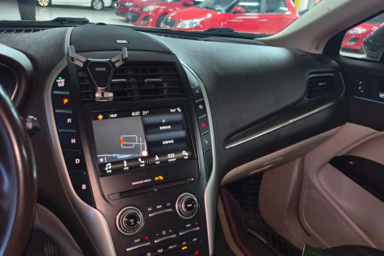 Used Lincoln MKC 2018 2.0T Two-Wheel Drive Luxury Edition Audio And AC Panel
