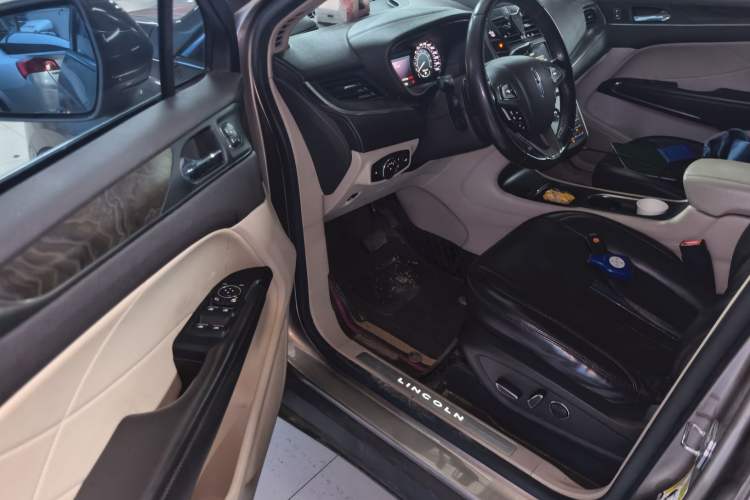 Used Lincoln MKC 2018 2.0T Two-Wheel Drive Luxury Edition Driver Seat