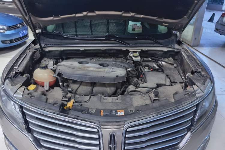 Used Lincoln MKC 2018 2.0T Two-Wheel Drive Luxury Edition Engine Bay
