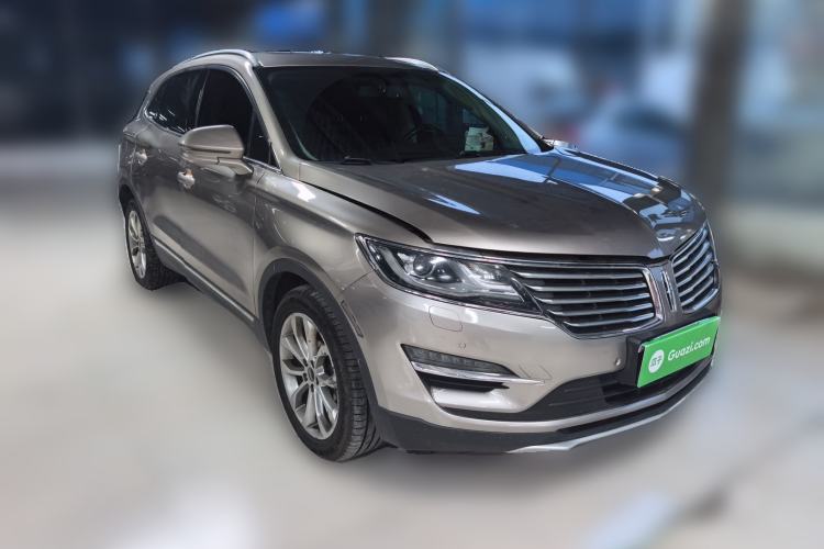 Used Lincoln MKC 2018 2.0T Two-Wheel Drive Luxury Edition Front Right 45 Deg