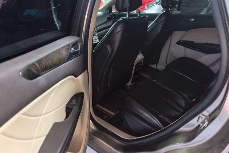 Used Lincoln MKC 2018 2.0T Two-Wheel Drive Luxury Edition Left Rear Seat
