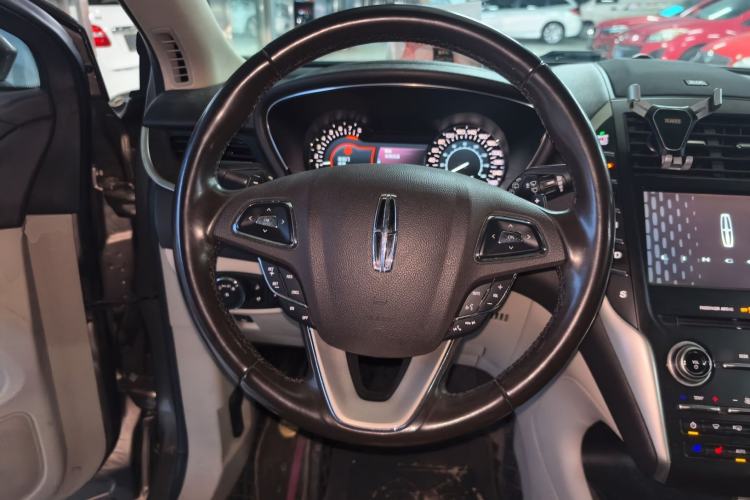 Used Lincoln MKC 2018 2.0T Two-Wheel Drive Luxury Edition Steering Wheel