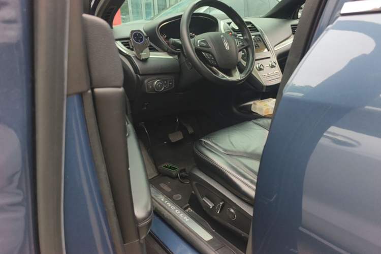 Used Lincoln MKC 2018 2.0T Two-Wheel Drive Deluxe Edition Driver Seat