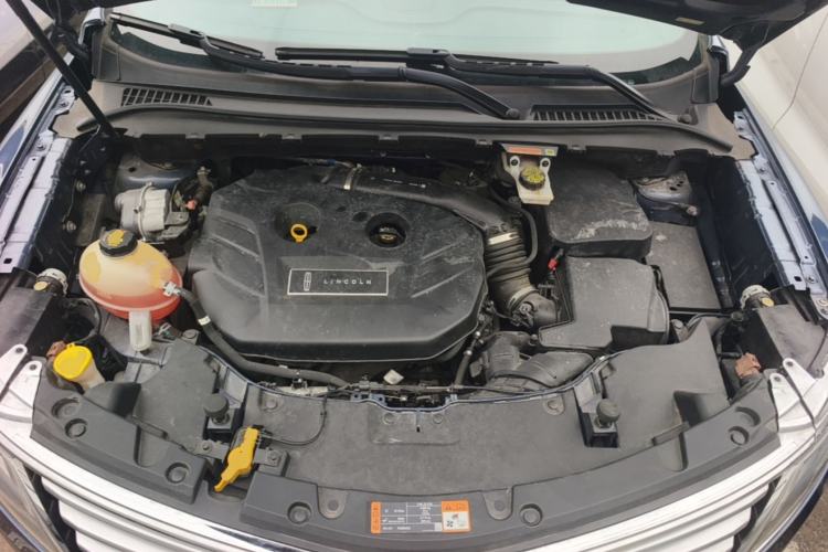 Used Lincoln MKC 2018 2.0T Two-Wheel Drive Deluxe Edition Engine Bay