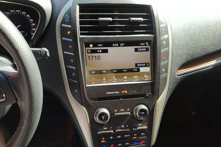 Used Lincoln MKC 2018 2.0T Four-Wheel Drive Zunya Edition Audio And AC Panel