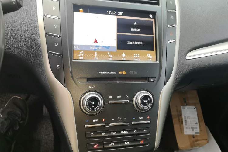 Used Lincoln MKC 2018 2.0T Two-Wheel Drive Deluxe Edition Audio And AC Panel