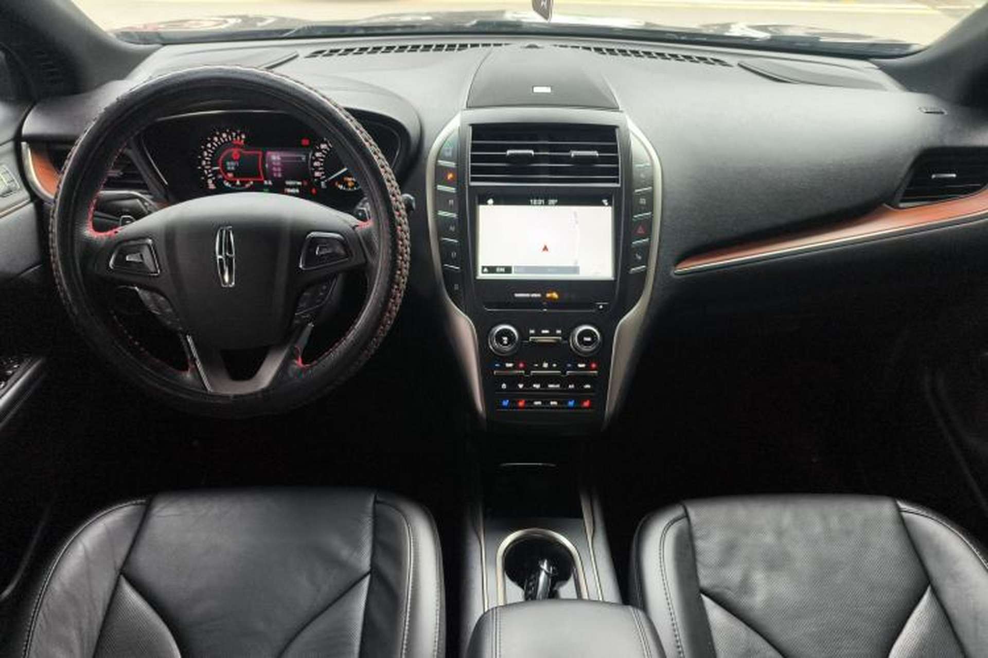 Used Lincoln MKC 2018 2.0T Four-Wheel Drive Zunya Edition Center Console