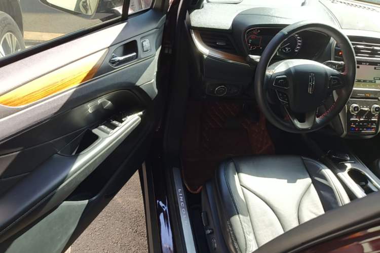 Used Lincoln MKC 2018 2.0T Four-Wheel Drive Zunya Edition Driver Seat
