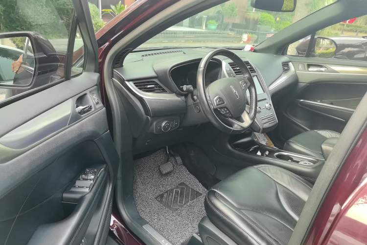 Used Lincoln MKC 2018 2.0T Two-Wheel Drive Deluxe Edition Driver Seat