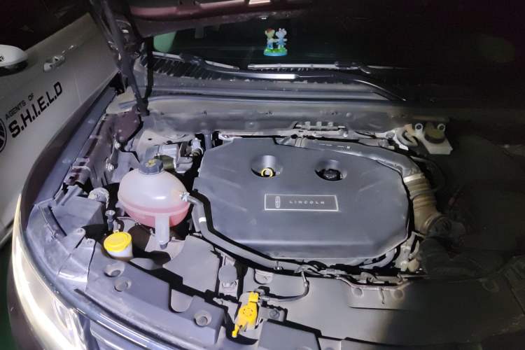 Used Lincoln MKC 2018 2.0T Four-Wheel Drive Zunya Edition Engine Bay Right