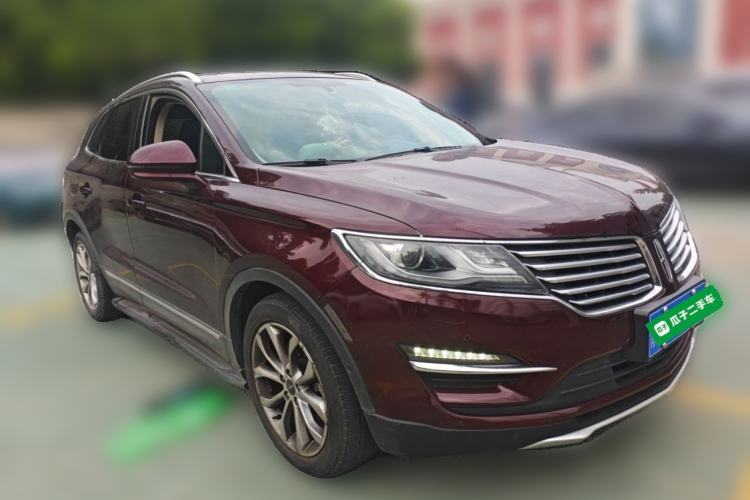 Used Lincoln MKC 2018 2.0T Two-Wheel Drive Luxury Edition Front Right 45 Deg