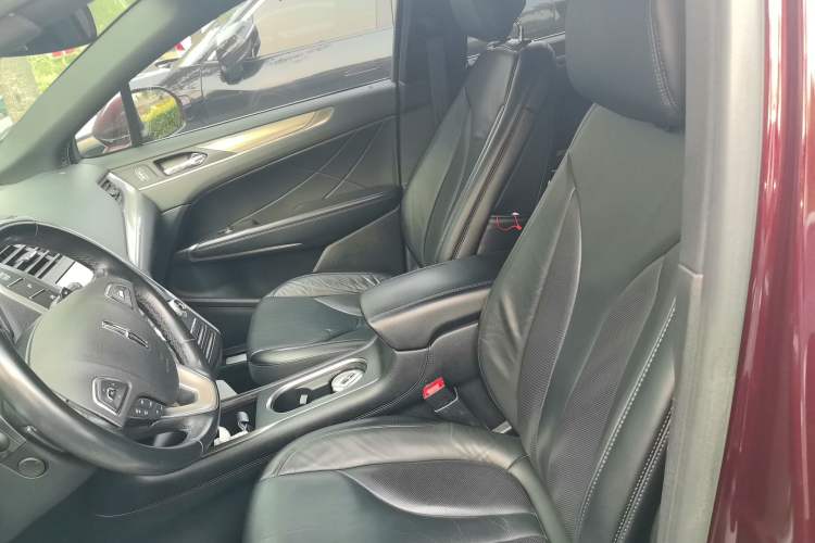 Used Lincoln MKC 2018 2.0T Two-Wheel Drive Deluxe Edition Left Front Seat