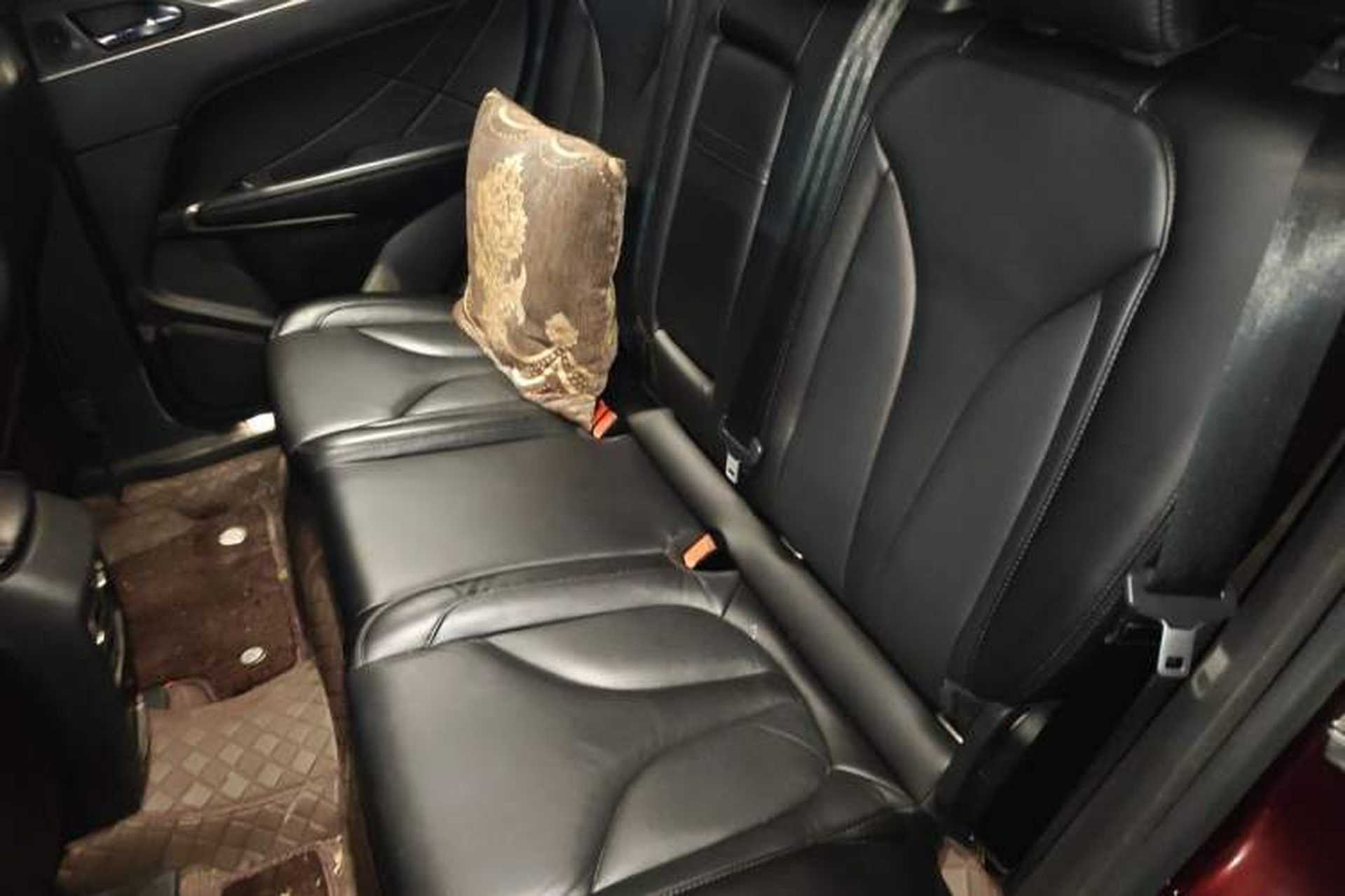 Used Lincoln MKC 2018 2.0T Two-Wheel Drive Deluxe Edition Left Rear Seat