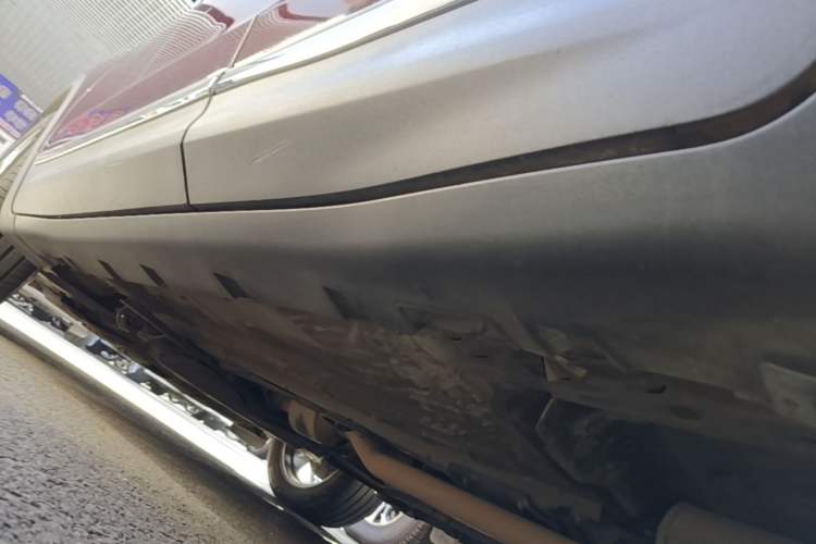 Used Lincoln MKC 2018 2.0T Four-Wheel Drive Zunya Edition Left Side Sill