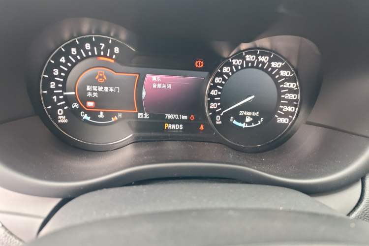 Used Lincoln MKC 2018 2.0T Two-Wheel Drive Deluxe Edition Odometer Close Up